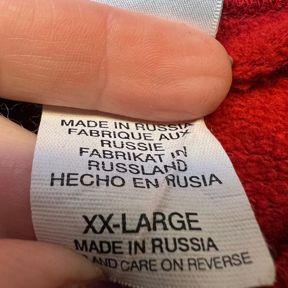 Vintage 90’s Winnie the Pooh Tigger The Disney Catalog Red Sweatshirt Mens XXL - Picture 8 of 10